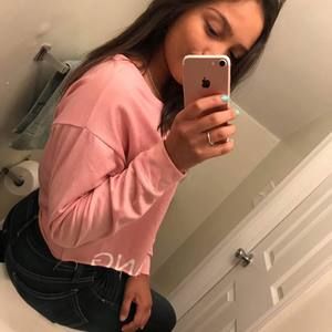 Meet your Posher, Daniela